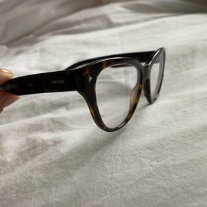 Prada frames